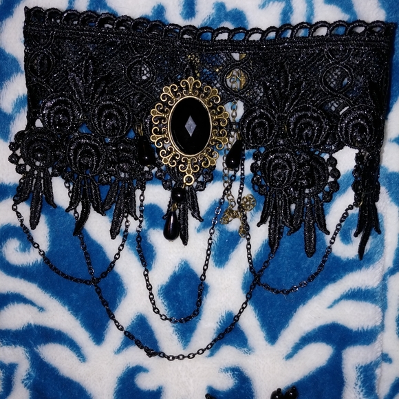 Burlesque Costume. Size Small/Med. Red and Black. - Picture 4 of 7